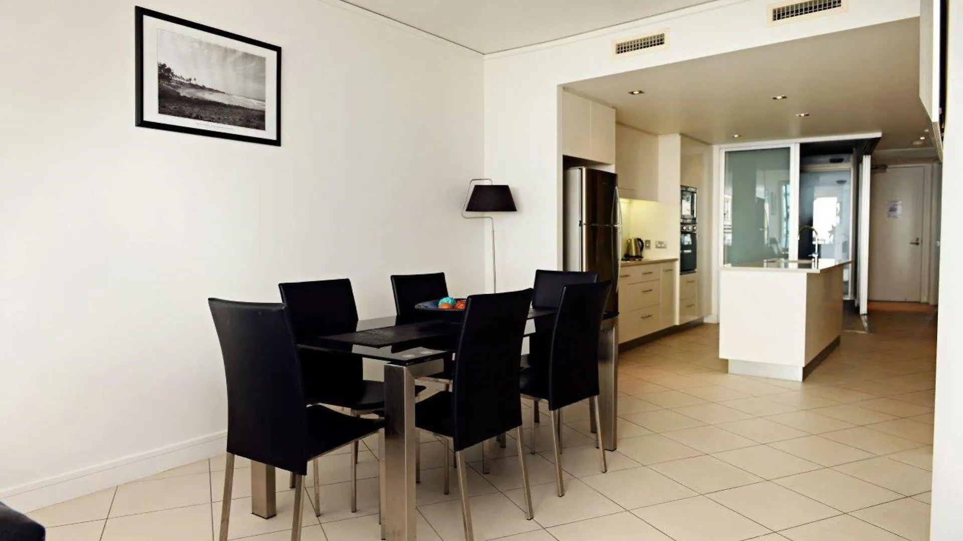 Manta Bargara Hotel 4*,