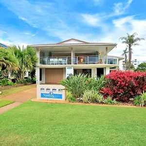 Nautilus Beachside Apartment