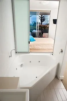 Manta Bargara Hotel Resort