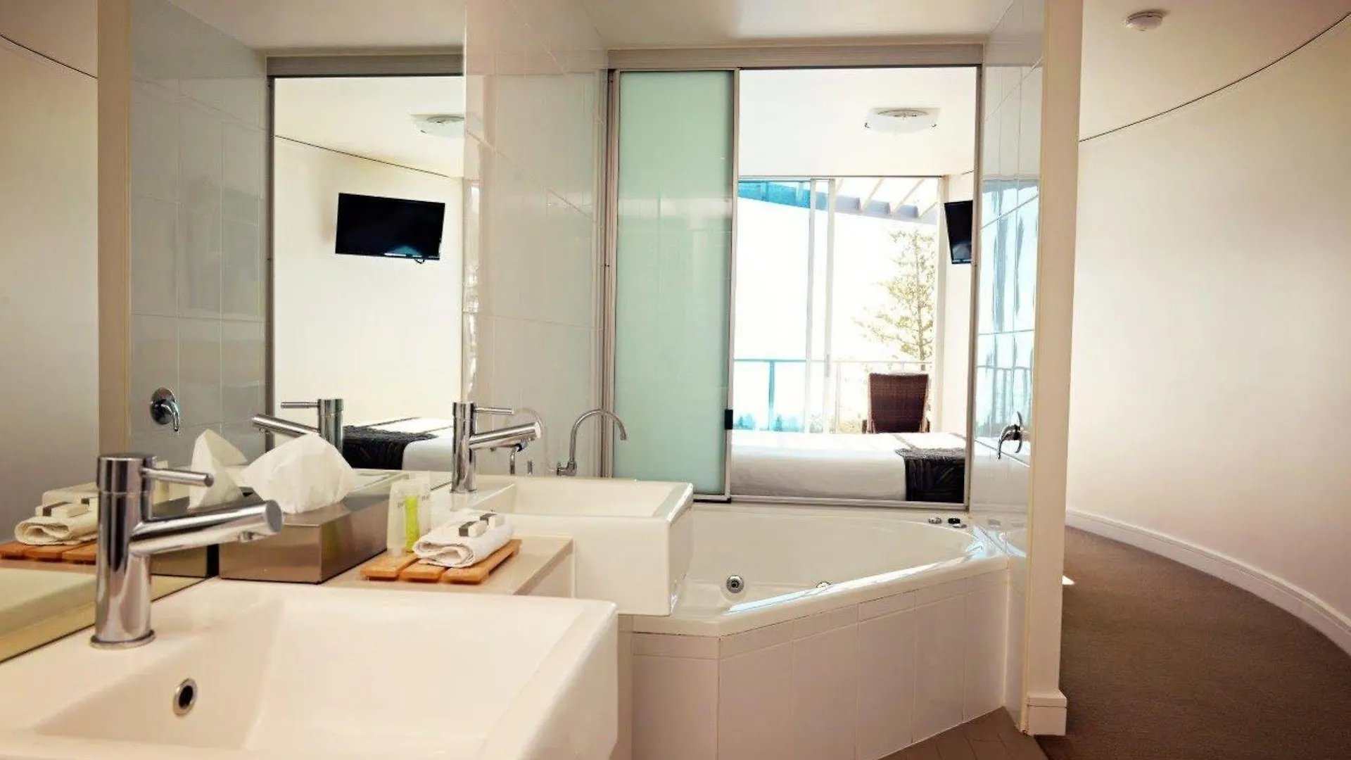 Manta Bargara Hotel Resort