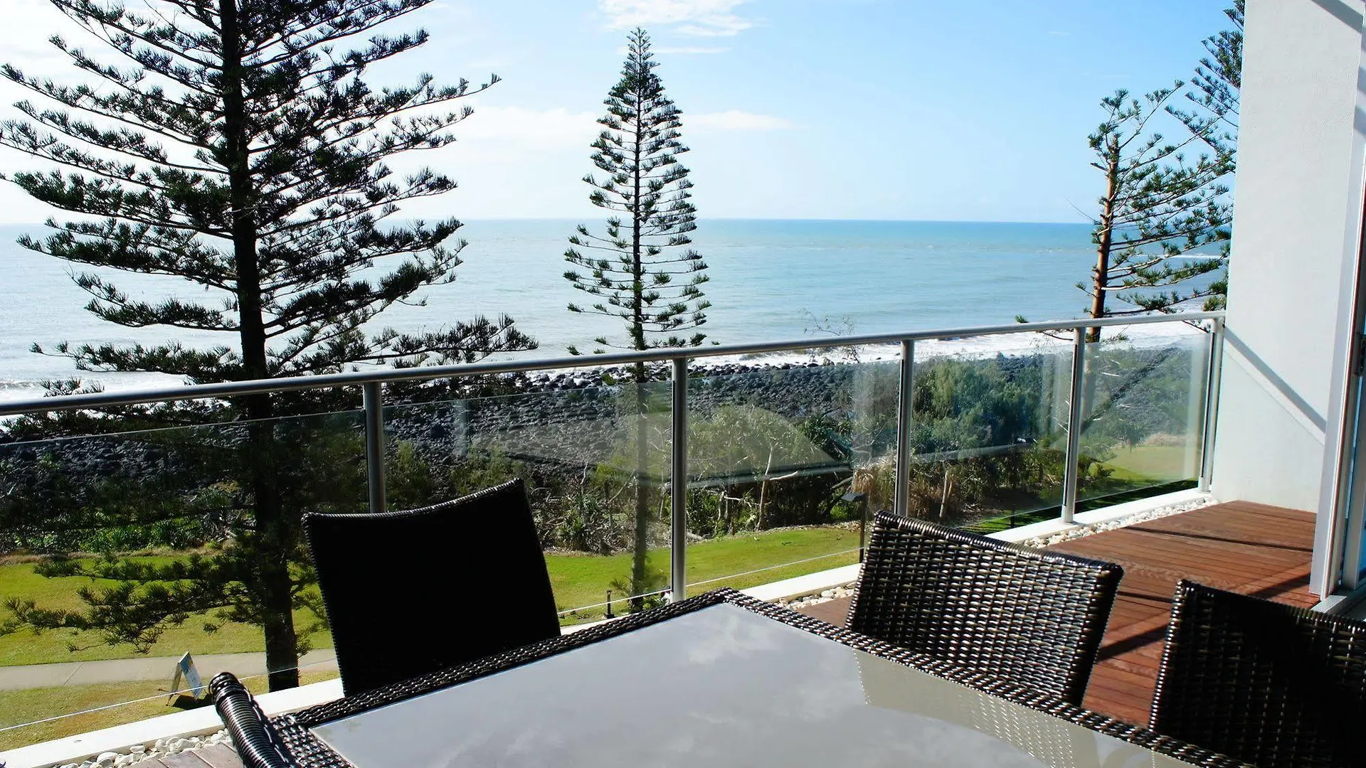 Manta Bargara Hotel