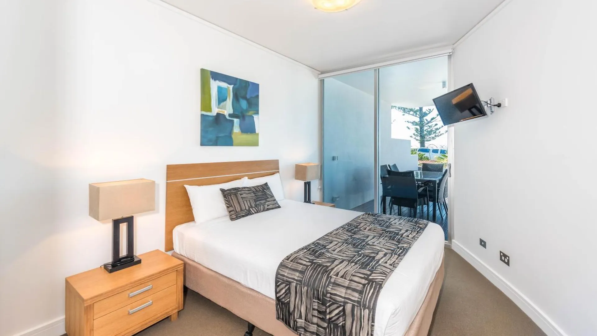 Manta Bargara Hotel 4*,