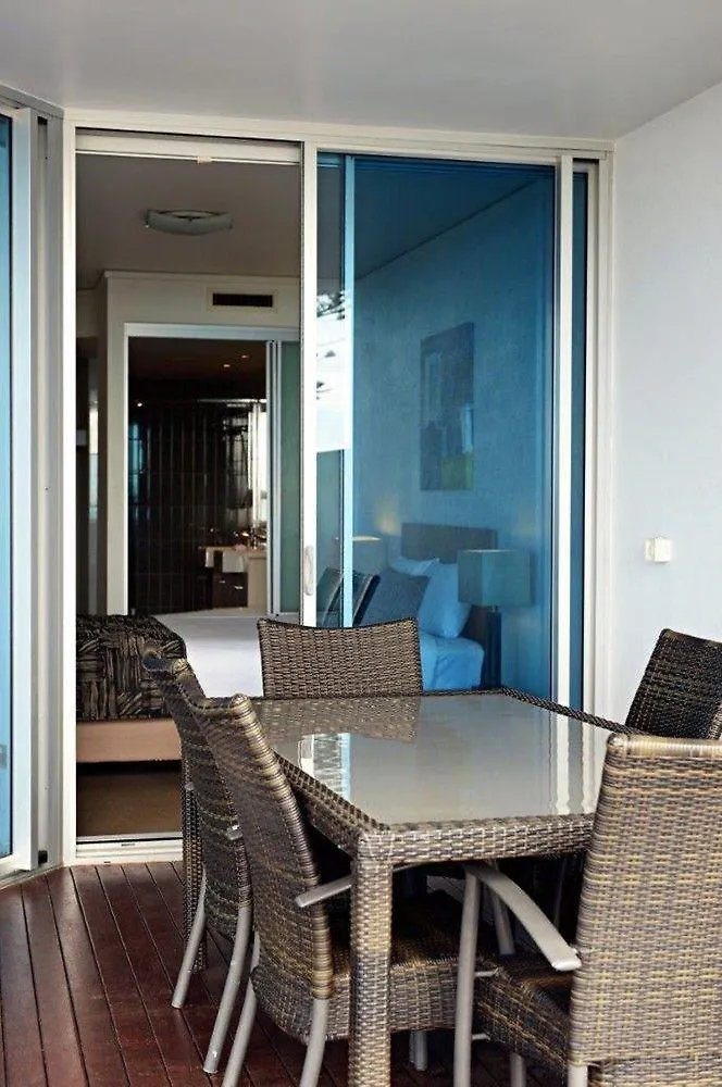 Manta Bargara Hotel 4*,