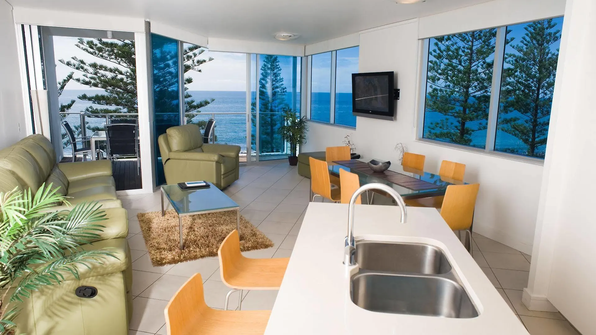 Manta Bargara Hotel